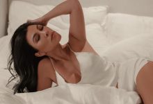 Photo of Pripijena crna haljina s grudima ‘na izvolte’ nikad nije izgledala opasnije! Kourtney Kardashian opet provocira seksi izdanjem!